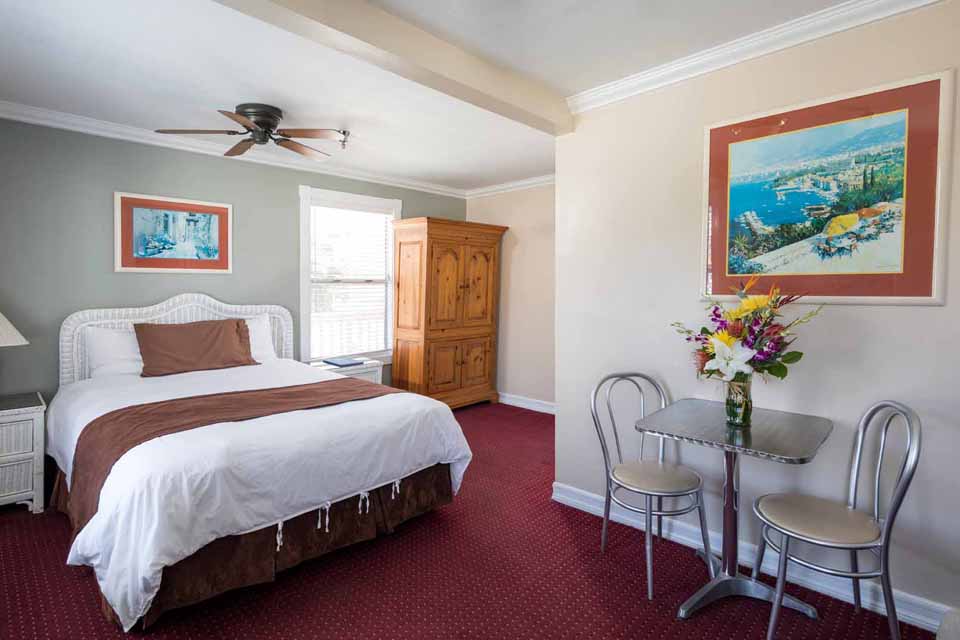 Catalina Island Hotel Glenmore Plaza Queen Premium